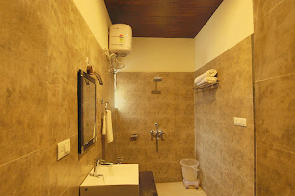 Riverside Luxury Resort with Swimming Pool, Rishikesh 04